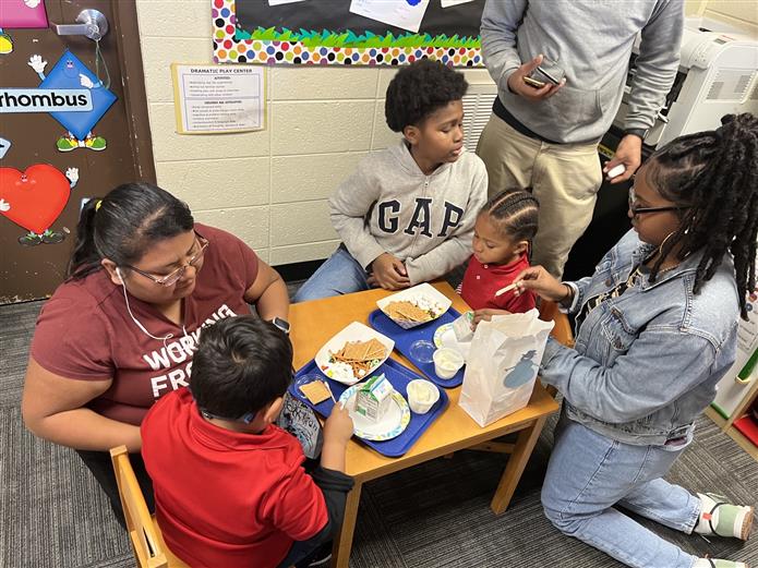  Families make Gingerbread Houses